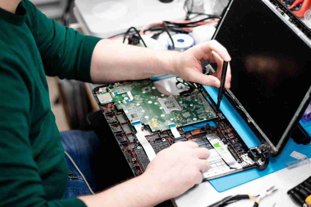 Why Choosing a Local Laptop Repair Service is Smart: